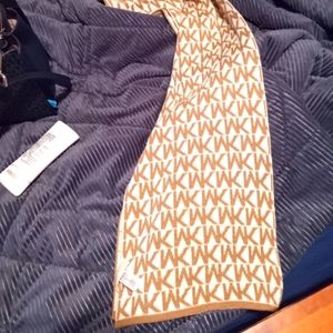 Micheal kors shoes scarf hat and sunglasses